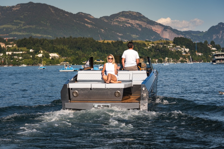 Dein Boot auf dem Zürichsee